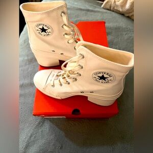 New size 9 Converse Egret and Black Chuck 70 High-Tops
